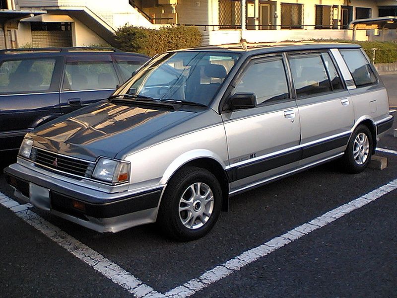 800px-Mitsubishi_Chariot_1st_gen_Japan