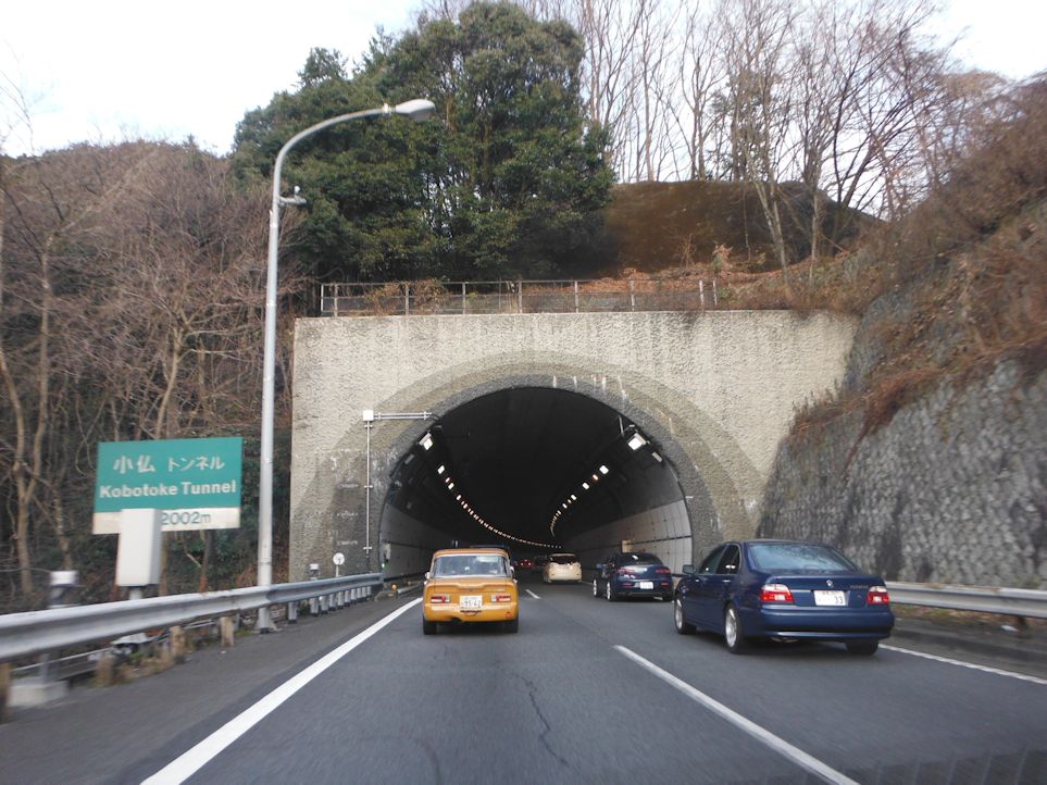 中央道の渋滞のボトルネックとなる小仏トンネル！抜け道や回避方法など渋滞対策を紹介！！ イキクル