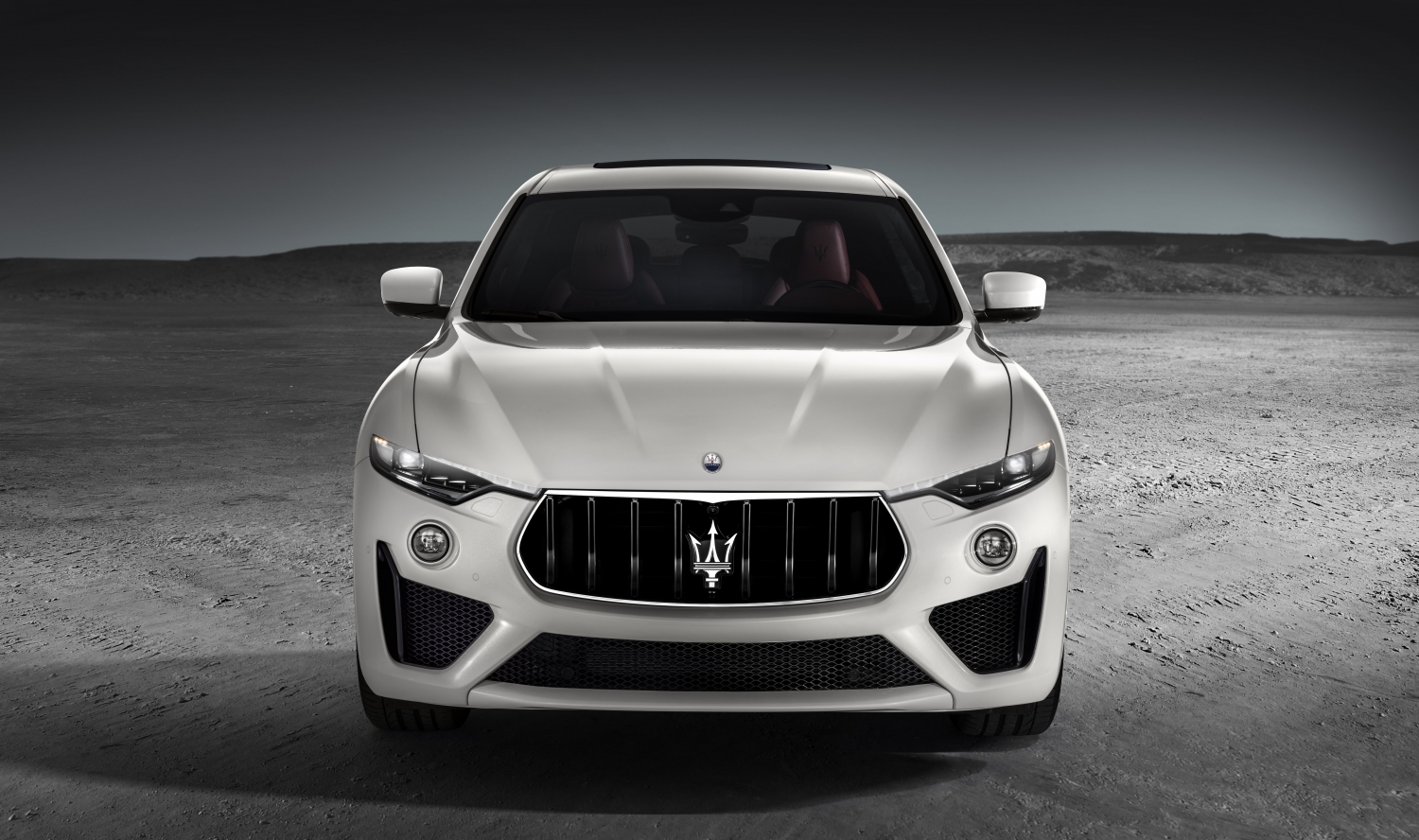 Maserati レヴァンテ　White 極美品